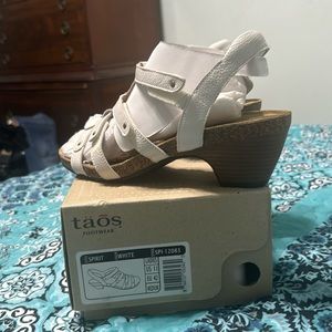 taos FOOTWEAR White "Spirit" sandals. NIB